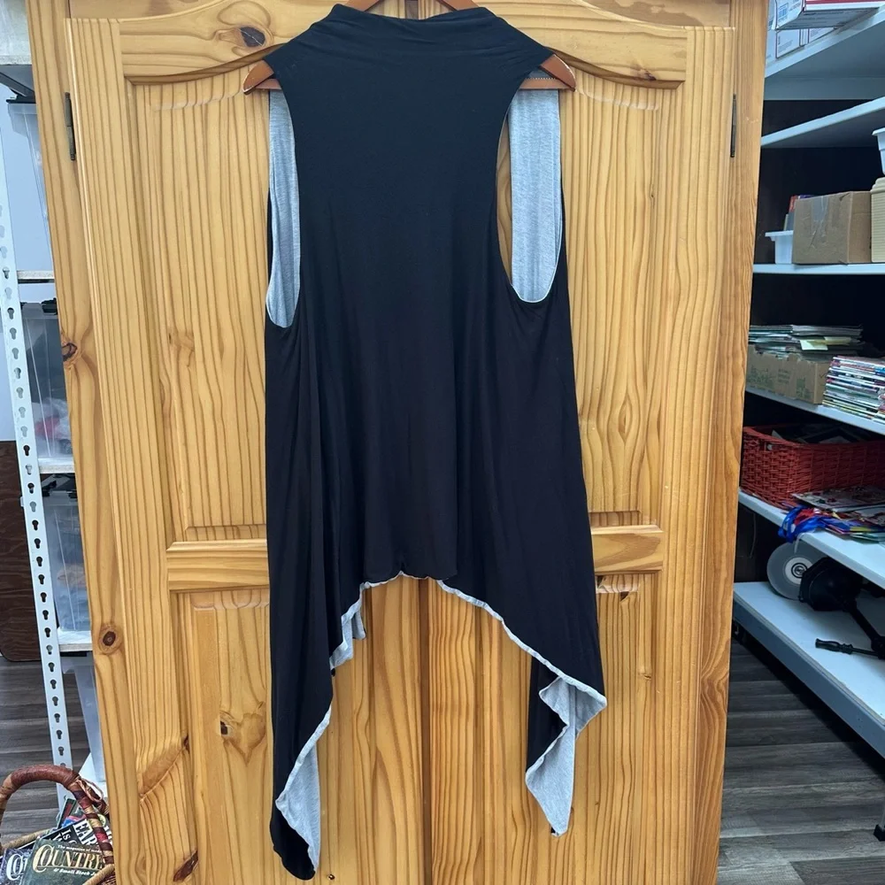 CAITE Brown Elaborate Floral Embroidered Long Vest Reversible to Solid Gray - Picture 6 of 10